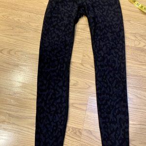 LULULEMON LEGGINGS BLACK CAMO STYLE FULL LENGTH SIZE 2